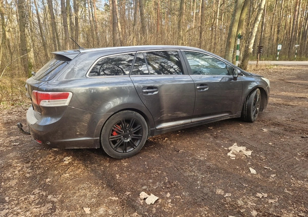 Toyota Avensis cena 22500 przebieg: 256000, rok produkcji 2009 z Piastów małe 301